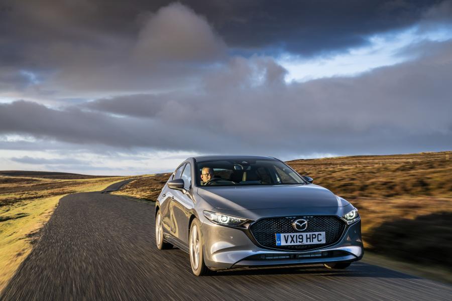  Mazda3 Skyactiv-G GT Sport Hatchback 2019 года  (UK) (фото 18 из 83)